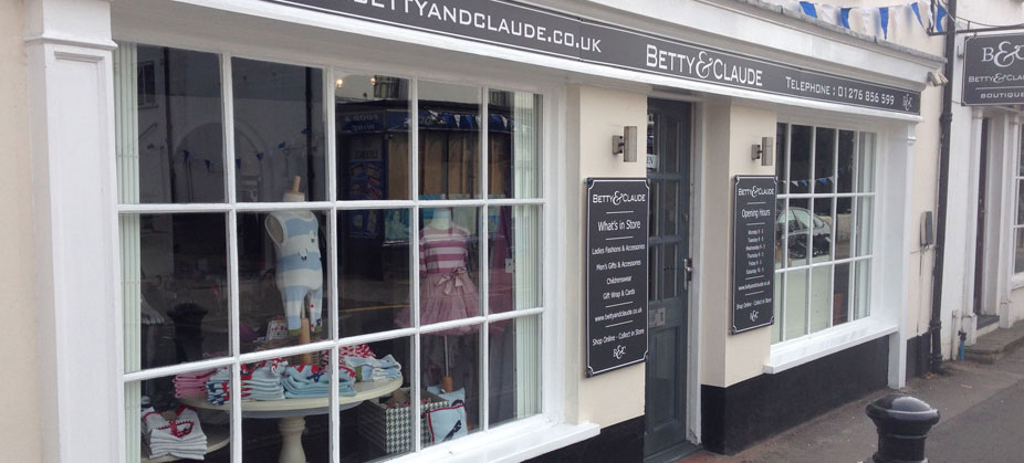 Bricks and Mortar retail outlet selling online with ecommerce website
